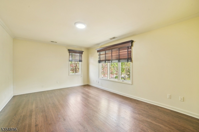 7 Nottingham Way