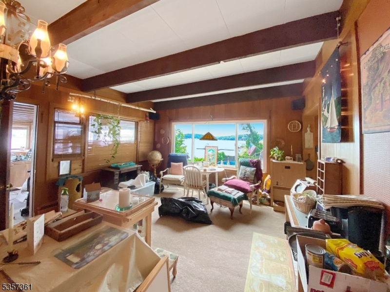 31 Cove Rd