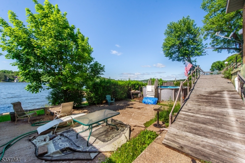 31 Cove Rd