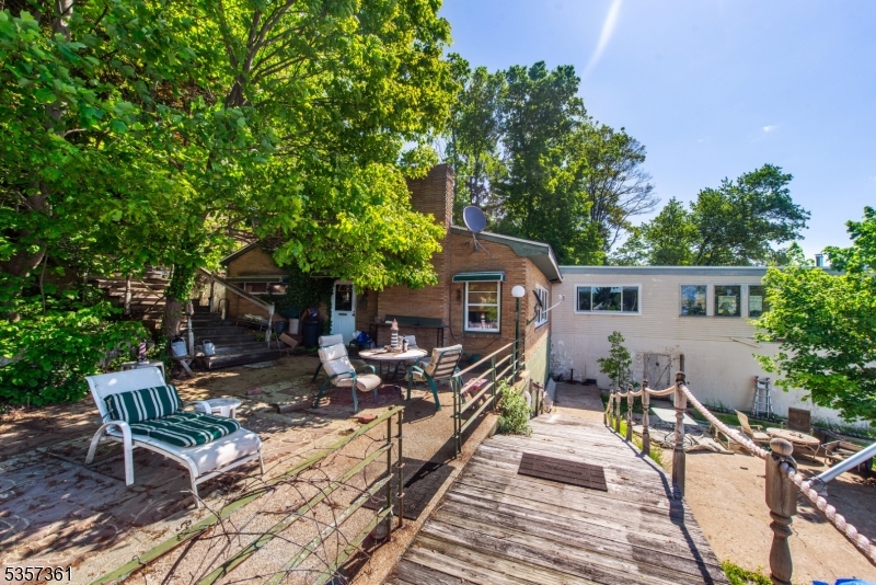 31 Cove Rd