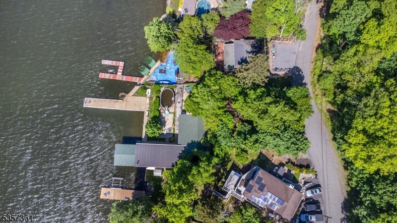 31 Cove Rd