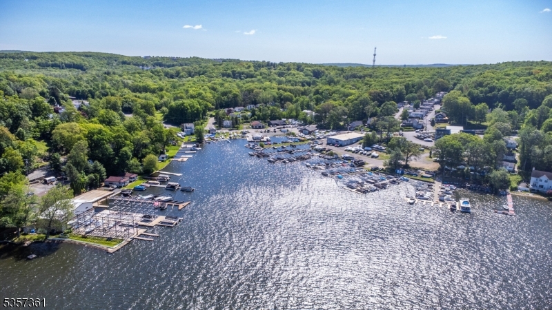 31 Cove Rd