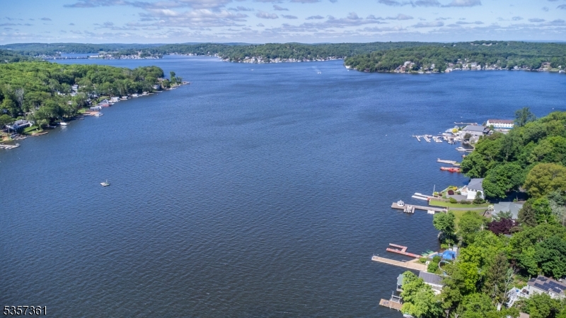 31 Cove Rd