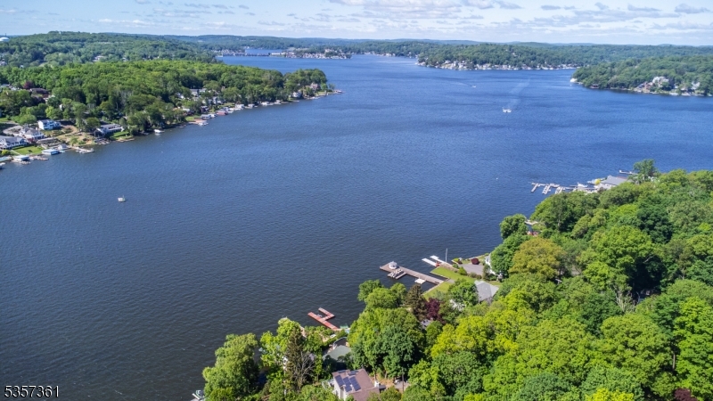 31 Cove Rd
