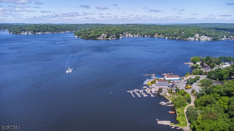 31 Cove Rd