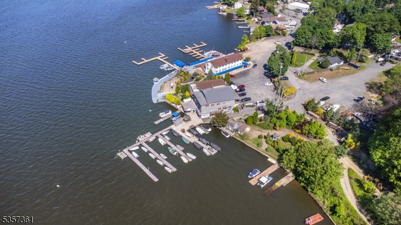 31 Cove Rd