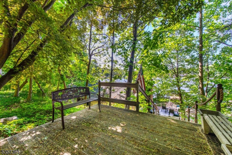 31 Cove Rd
