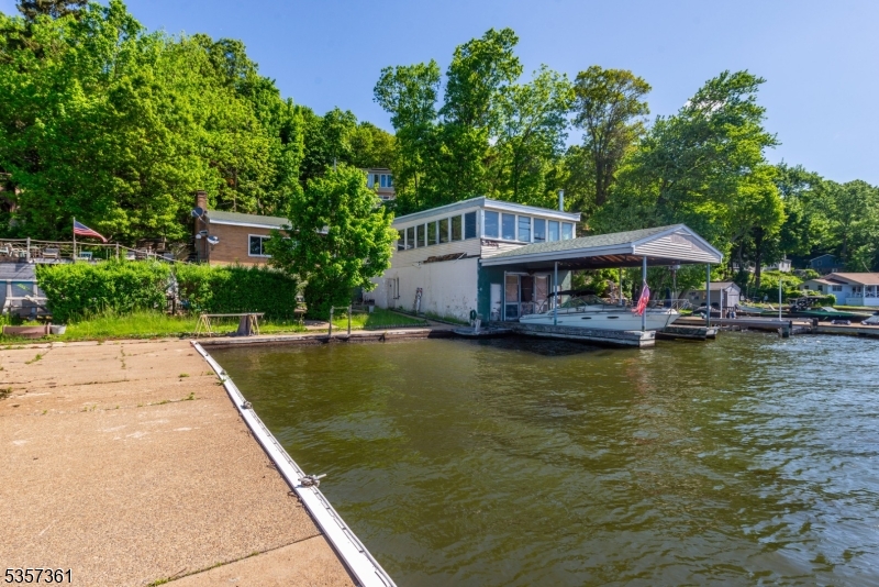 31 Cove Rd