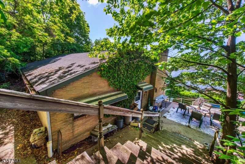 31 Cove Rd