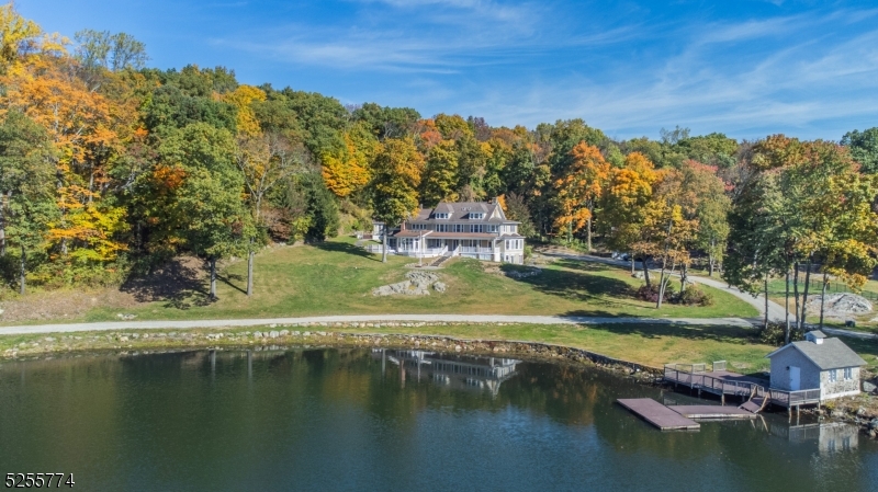 1 Brook Valley Ter