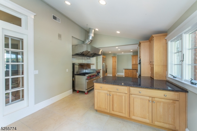 1 Brook Valley Ter