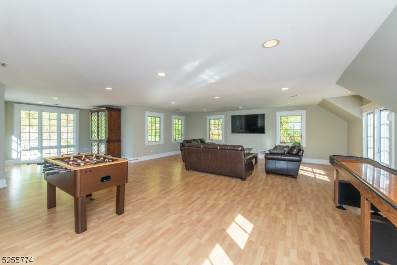 1 Brook Valley Ter
