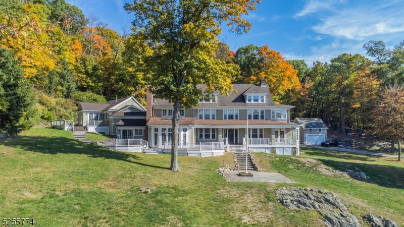 1 Brook Valley Ter