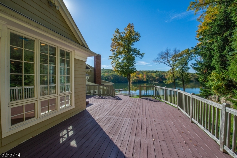 1 Brook Valley Ter