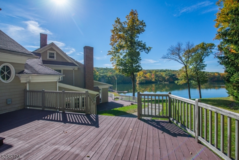 1 Brook Valley Ter