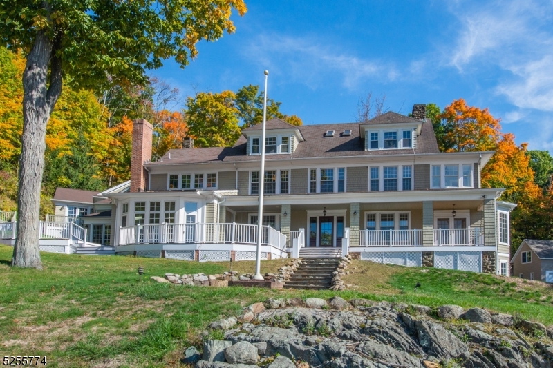 1 Brook Valley Ter