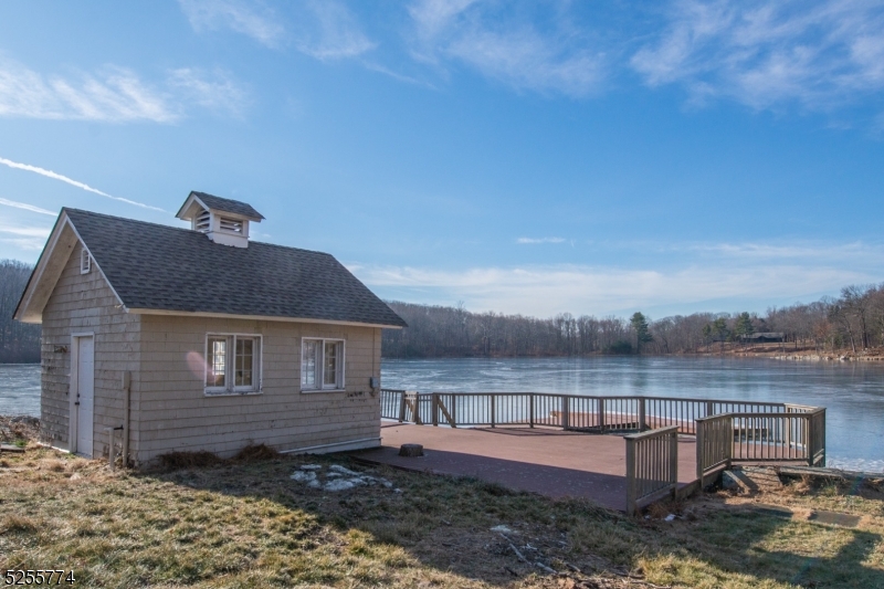 1 Brook Valley Ter