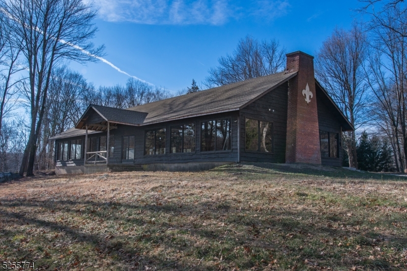 1 Brook Valley Ter