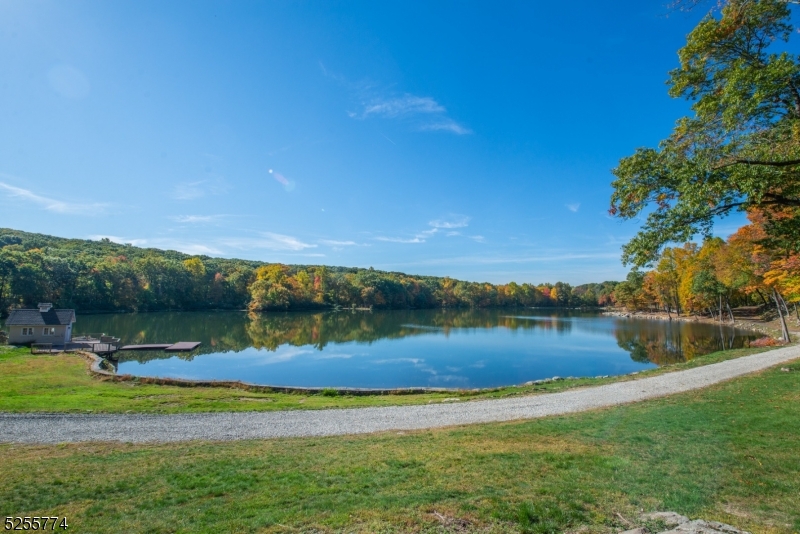 1 Brook Valley Ter
