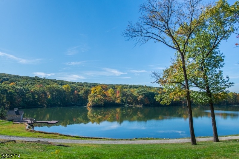 1 Brook Valley Ter