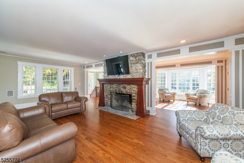 1 Brook Valley Ter