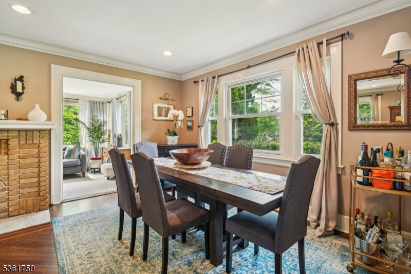 27 Fairway Dr