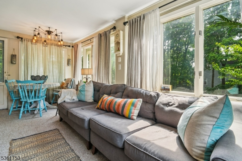 27 Fairway Dr