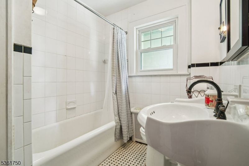 27 Fairway Dr