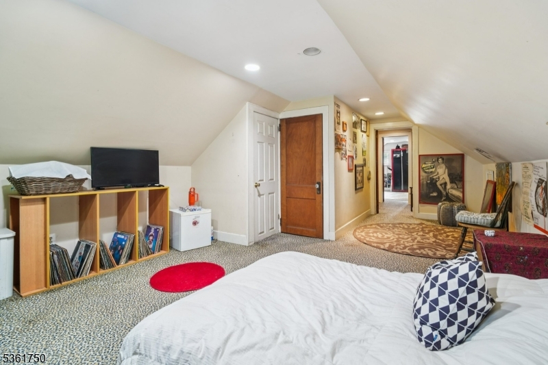 27 Fairway Dr