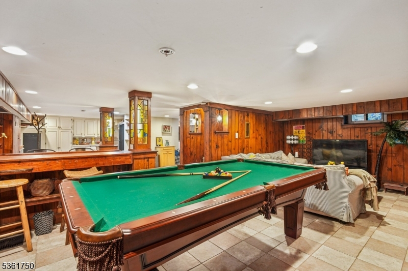 27 Fairway Dr