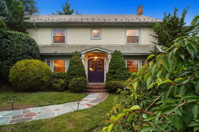 27 Fairway Dr