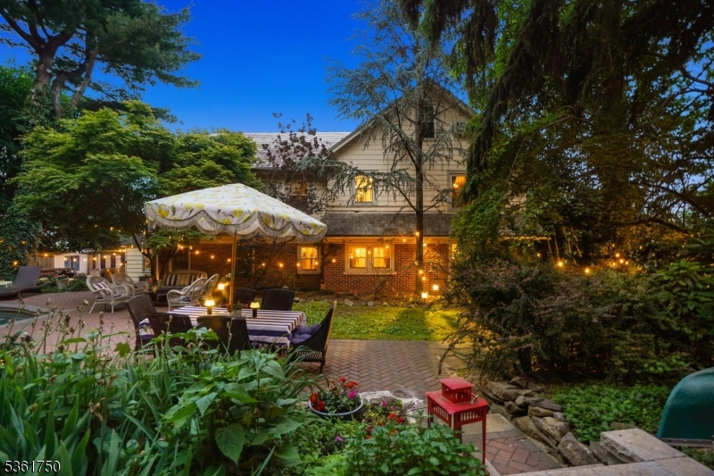 27 Fairway Dr