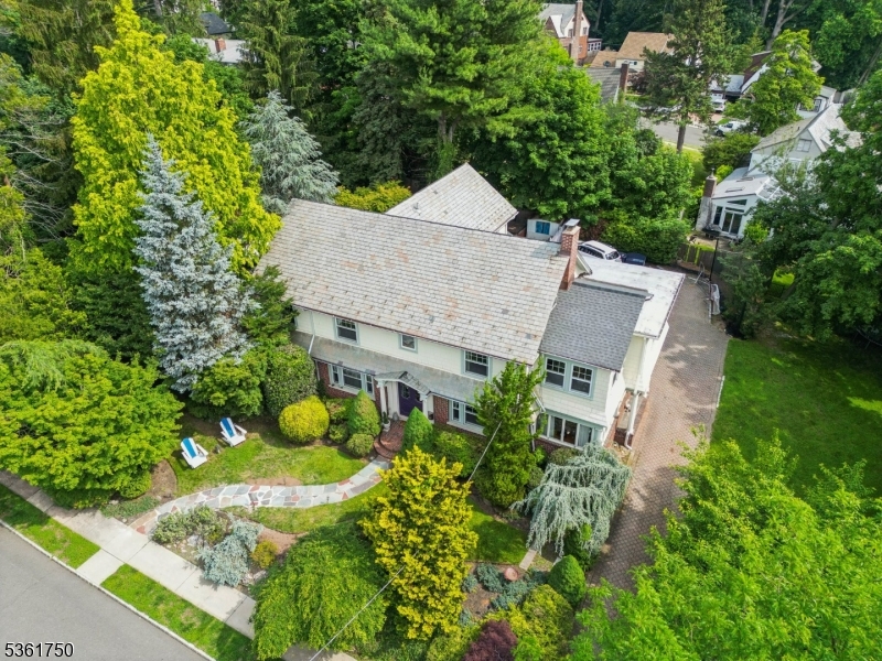 27 Fairway Dr