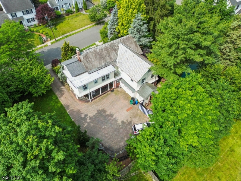 27 Fairway Dr