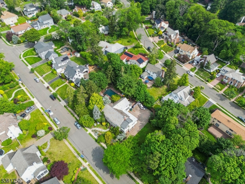 27 Fairway Dr