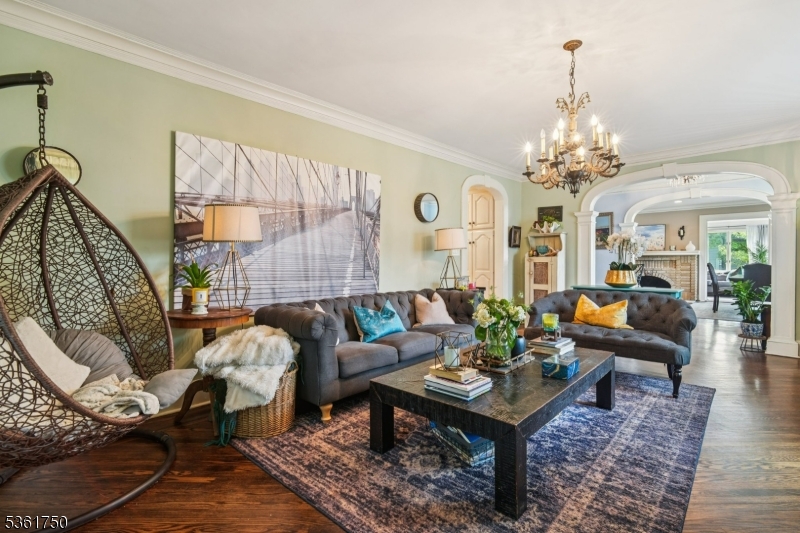27 Fairway Dr