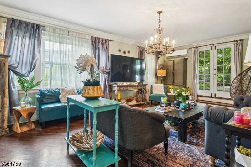 27 Fairway Dr