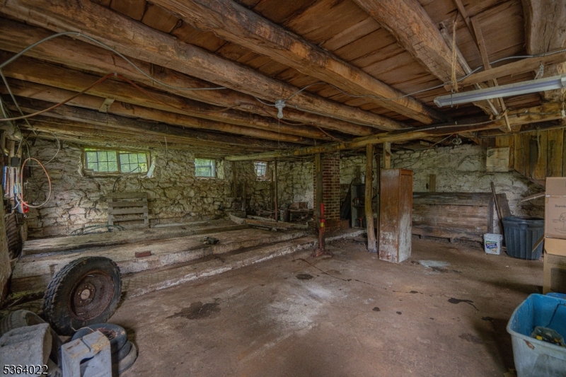 79 Mountain Lake Rd