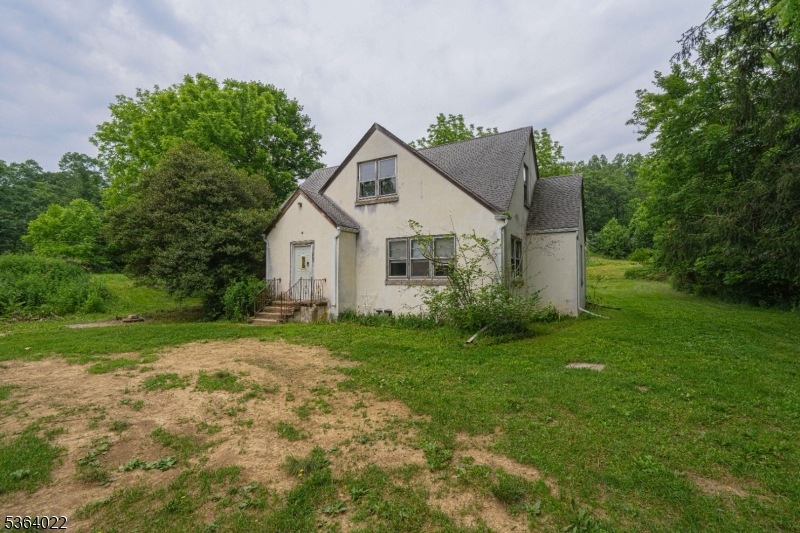 79 Mountain Lake Rd