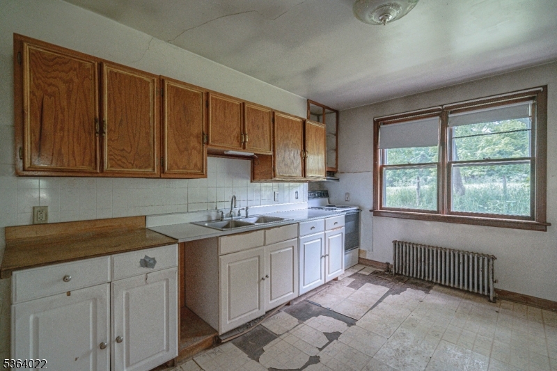 79 Mountain Lake Rd