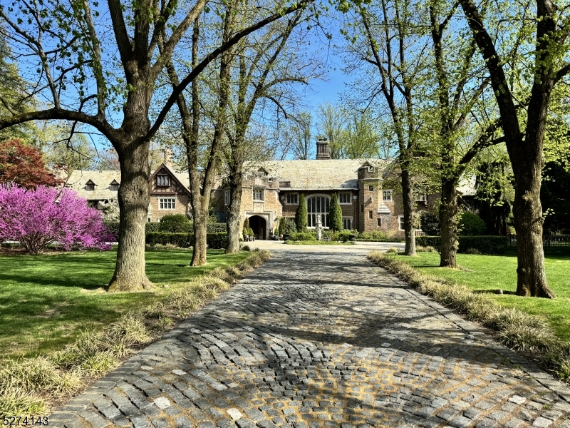 12 Canfield Rd
