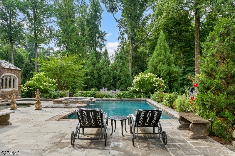 12 Canfield Rd