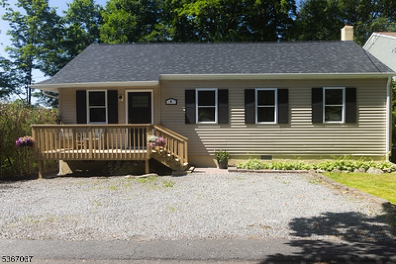 4 Bear Pond Trl