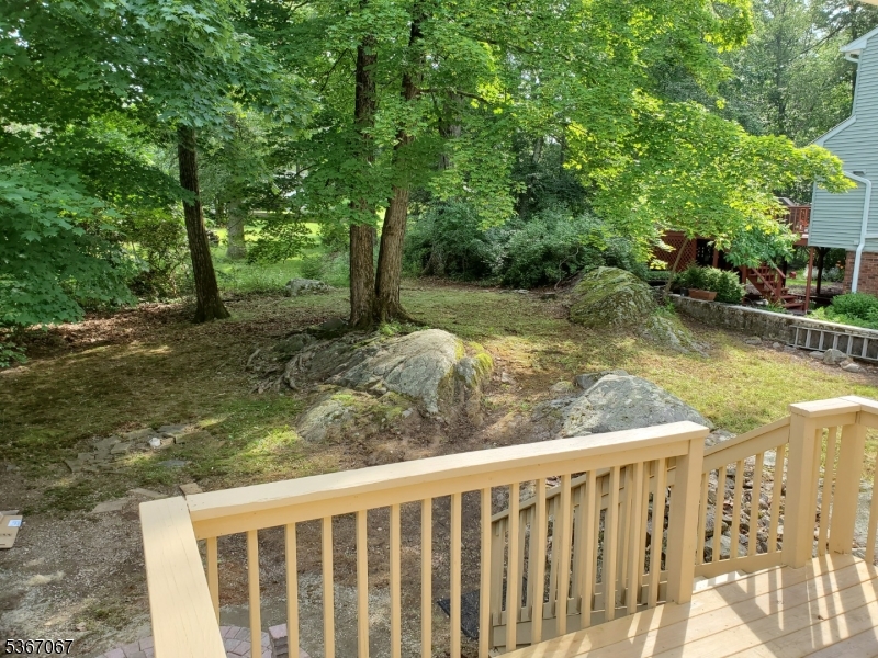4 Bear Pond Trl