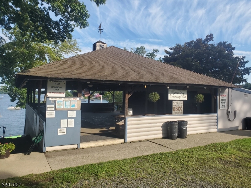 4 Bear Pond Trl