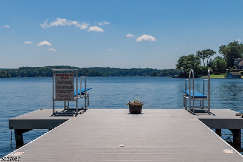 4 Bear Pond Trl