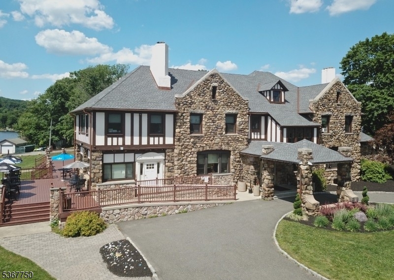 51 Mountain Ave
