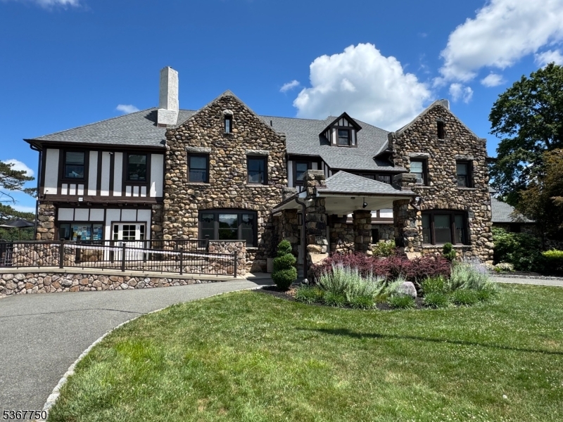 51 Mountain Ave