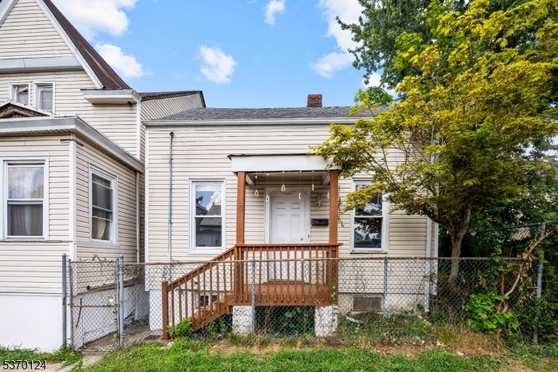 73 N 6Th St