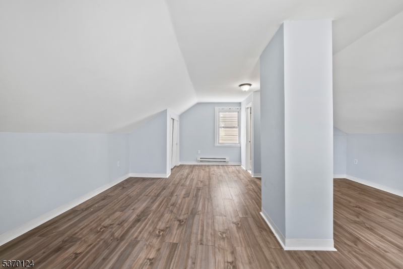 73 N 6Th St